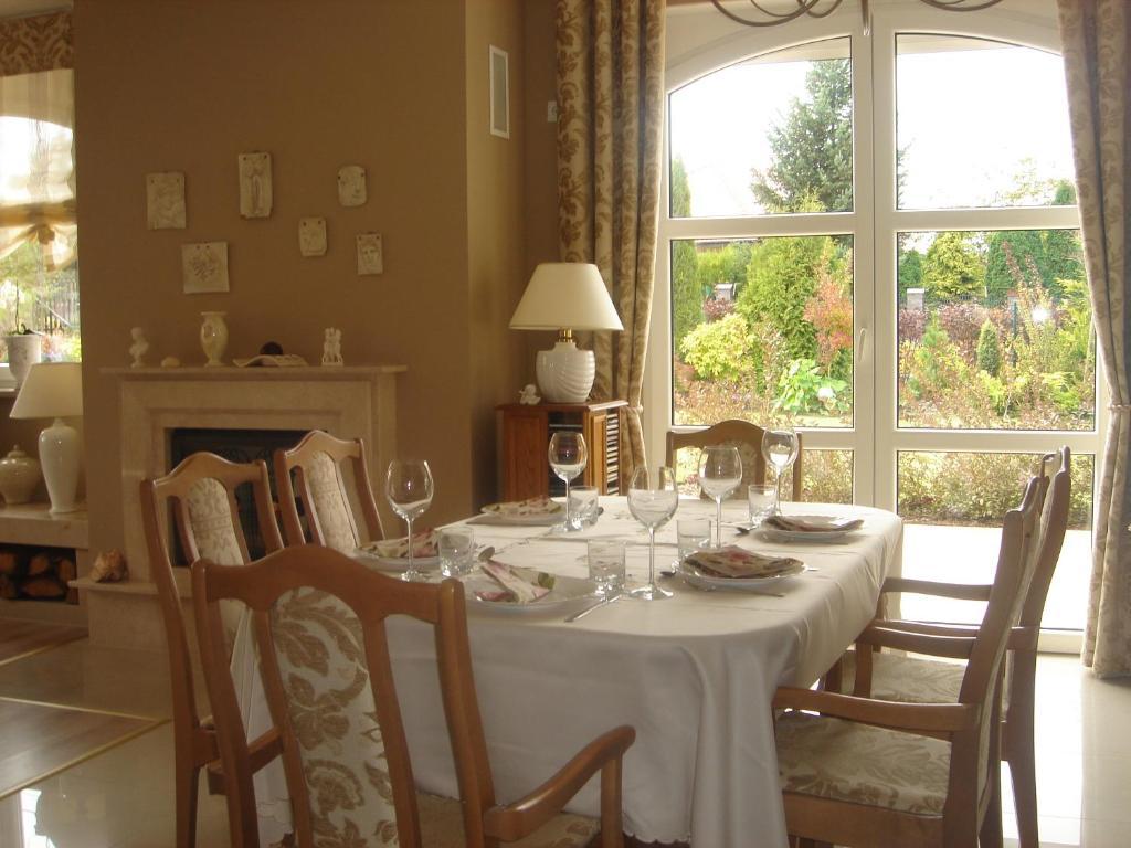 B&B Kamelia Komorniki  Extérieur photo