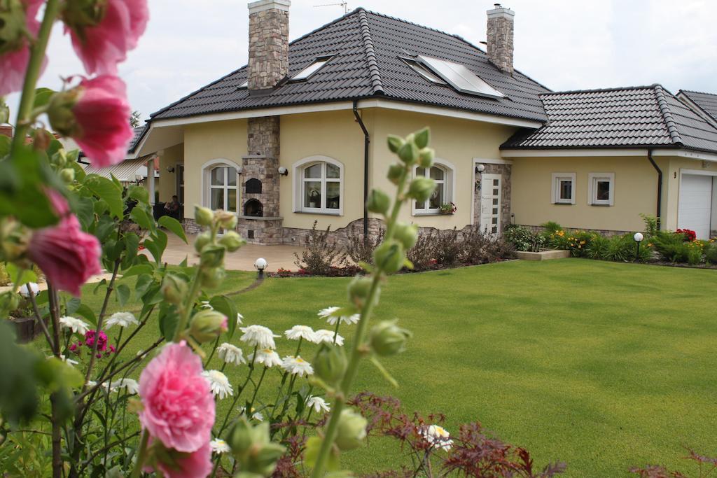B&B Kamelia Komorniki  Extérieur photo