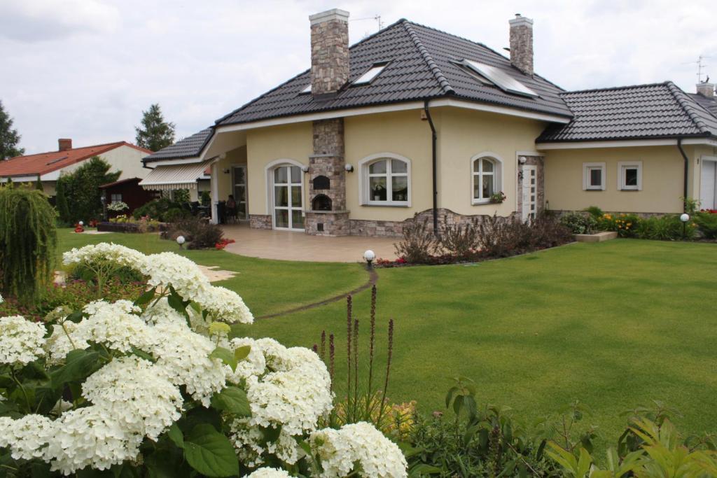 B&B Kamelia Komorniki  Extérieur photo