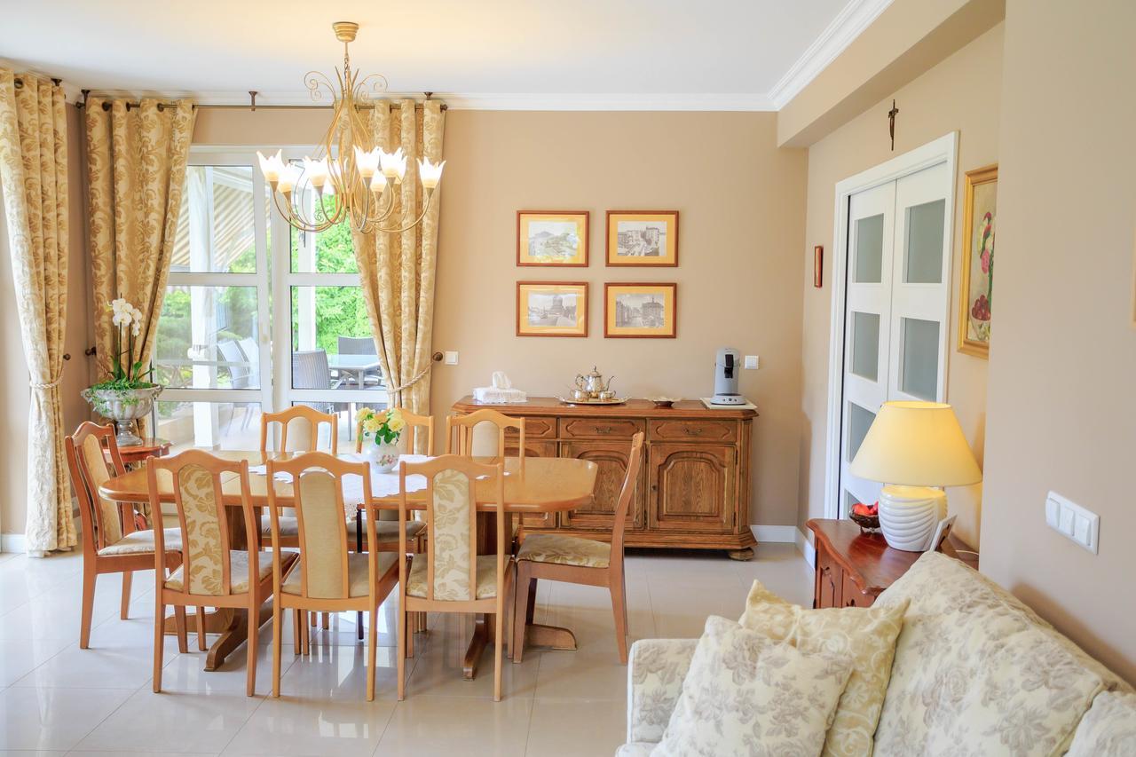 B&B Kamelia Komorniki  Extérieur photo